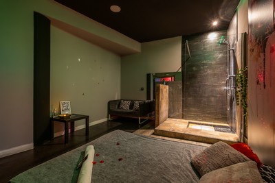 habitación del centro de masajes eróticos